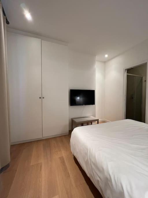 Luxury Appartment, Champs Elysees, Neuf ! Paris Exterior photo