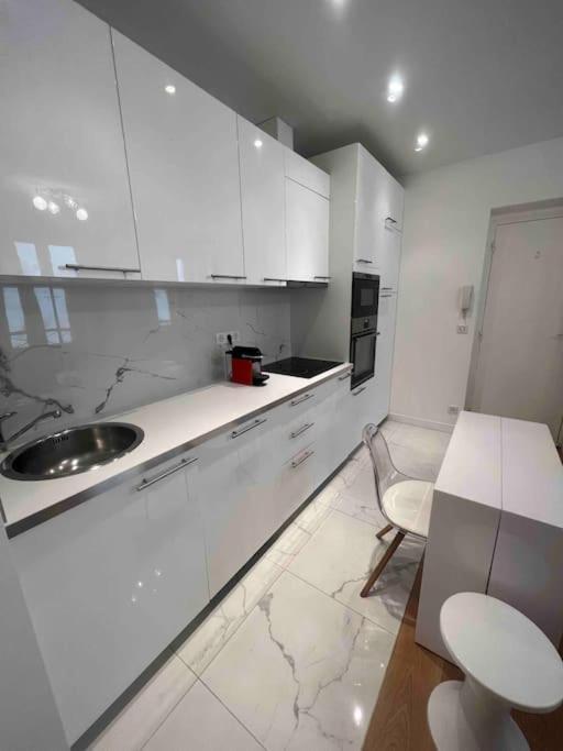 Luxury Appartment, Champs Elysees, Neuf ! Paris Exterior photo